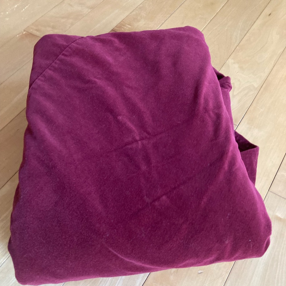 Viaggio Round Velvet Table Cloth